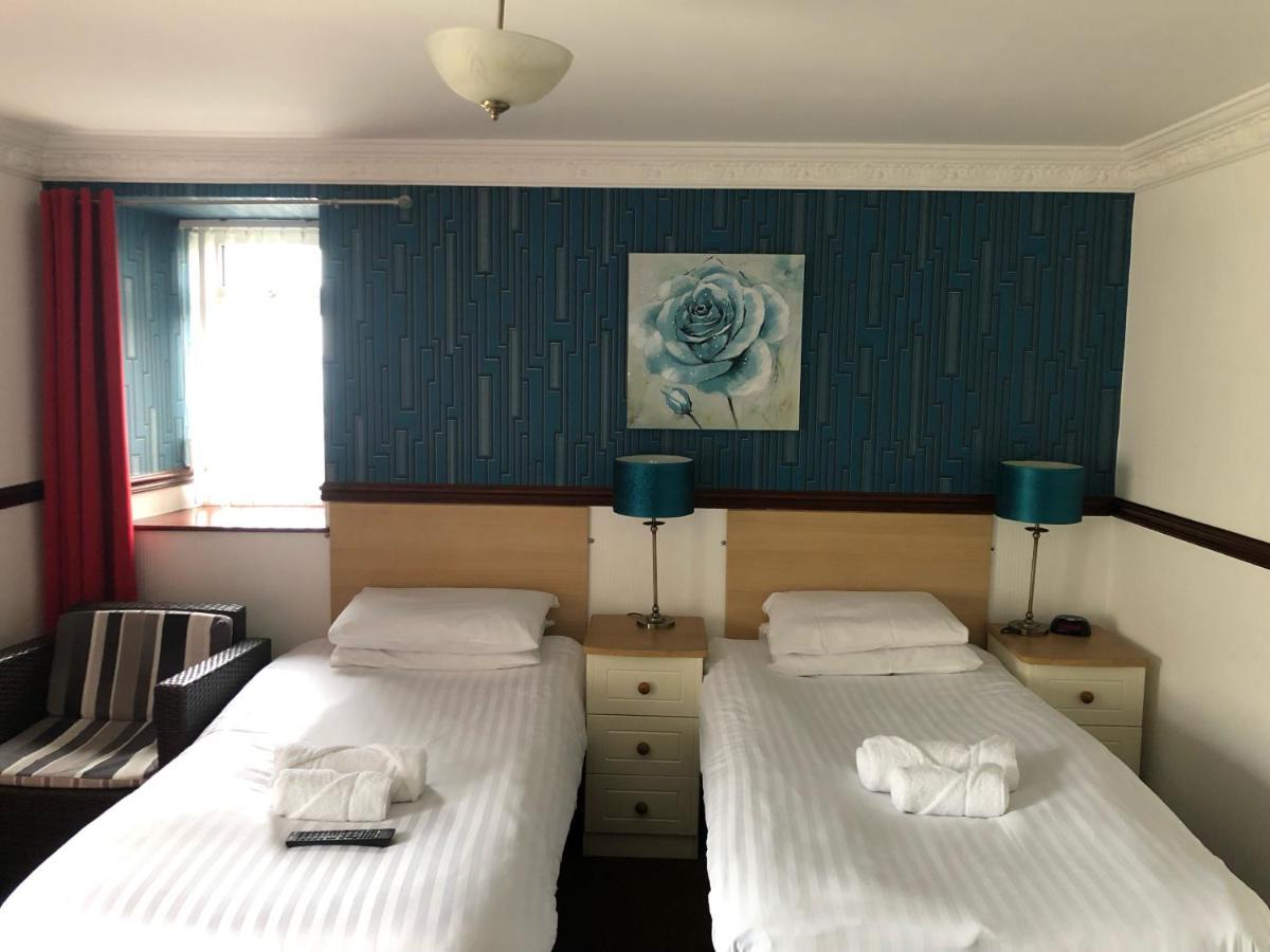 Boathouse Hotel Holyhead Buitenkant foto