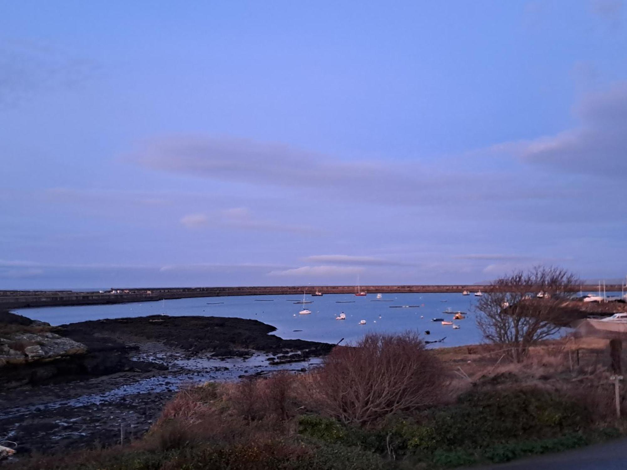 Boathouse Hotel Holyhead Buitenkant foto
