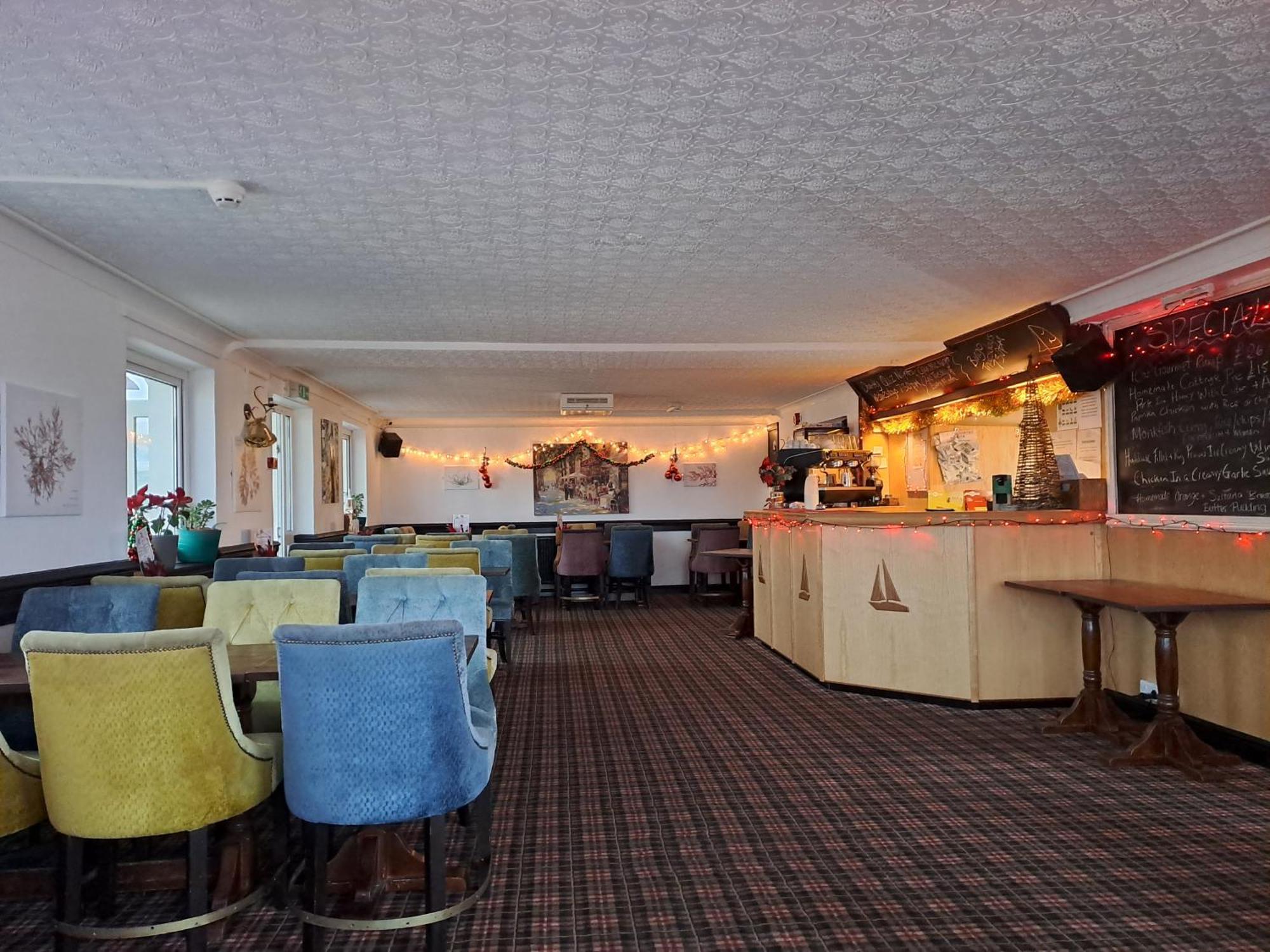 Boathouse Hotel Holyhead Buitenkant foto