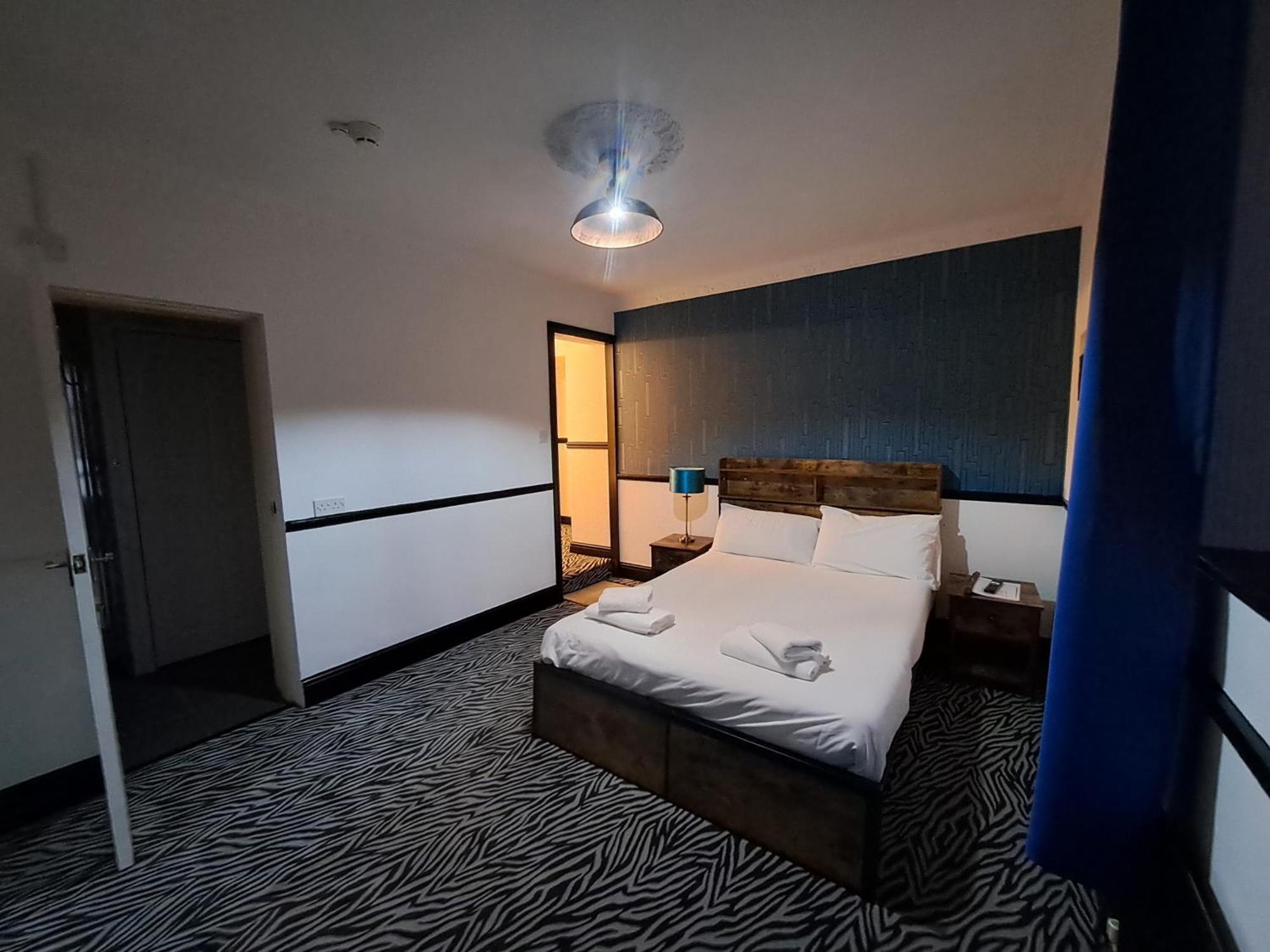 Boathouse Hotel Holyhead Buitenkant foto