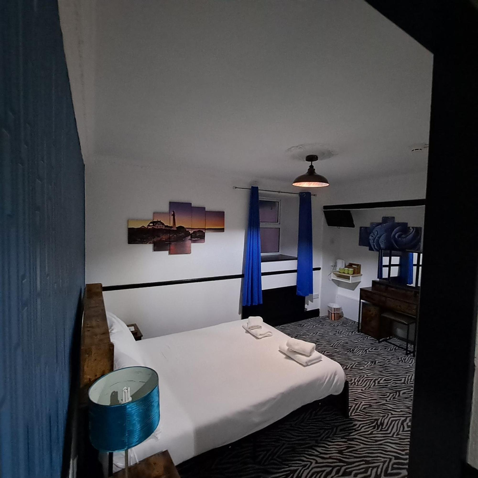 Boathouse Hotel Holyhead Buitenkant foto