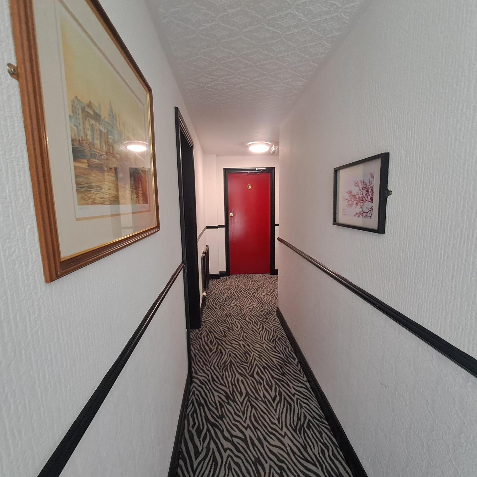 Boathouse Hotel Holyhead Buitenkant foto
